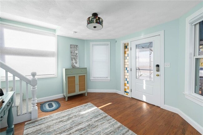 Building Photo - 206 Riverside Ave