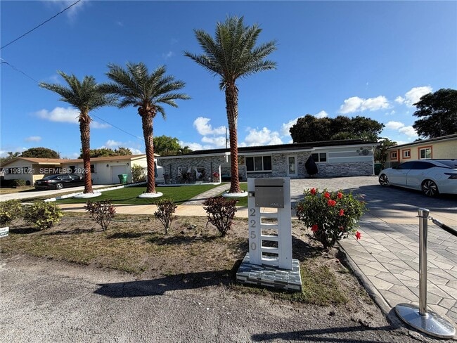 Foto del edificio - 2250 NW 22nd Ct