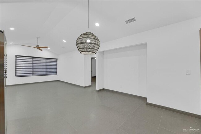 Foto del edificio - 12 East St