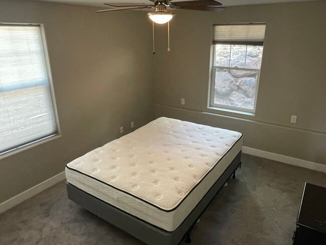Building Photo - Shared house/Roommate