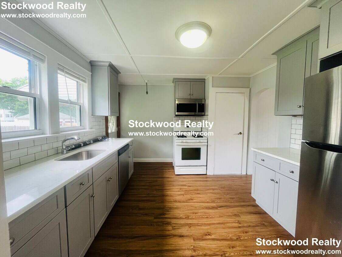 6 Arnold St, Quincy, MA 02169 Condo for Rent in Quincy, MA