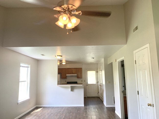Building Photo - 2405 Santa Rosa Ct