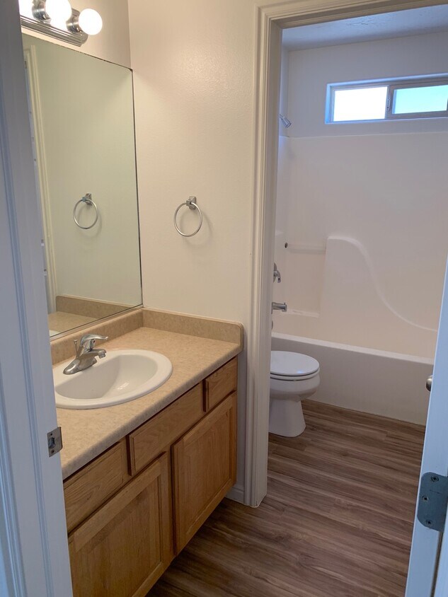 Foto del edificio - Townhome in Hawk Hollow