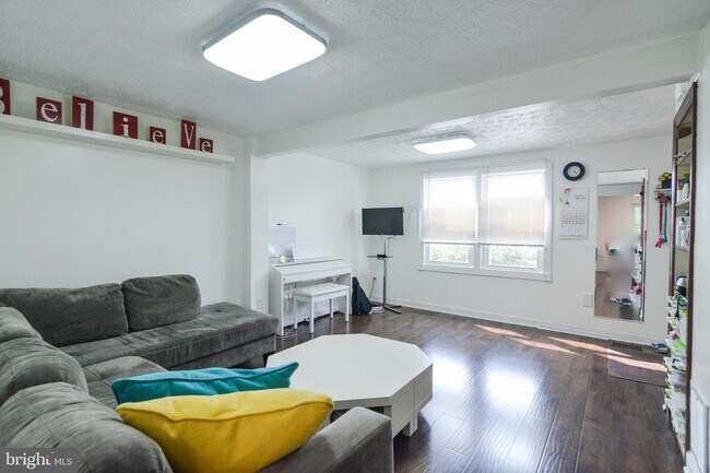 Foto del edificio - 8223 Styers Ct