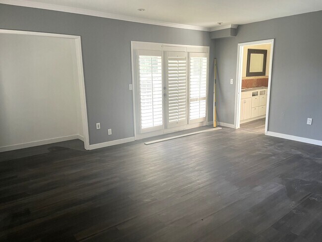 Building Photo - 9631 Christine Cir