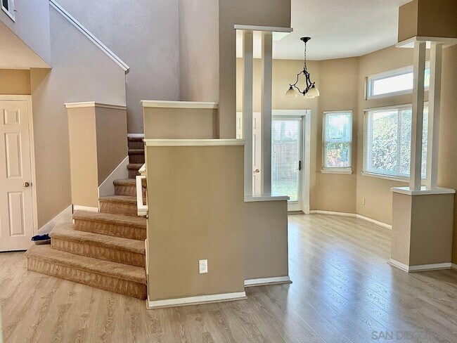 Foto del edificio - 581 Gardena Ct