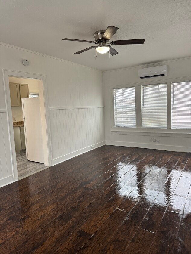Foto principal - 2202 Cincinnati Ave