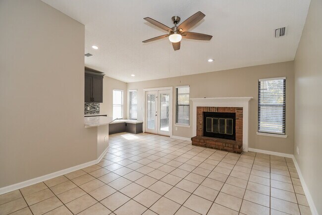 Foto del edificio - 13343 Currituck Dr N