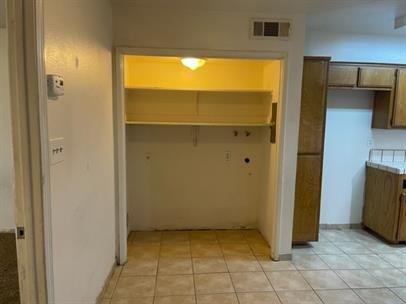 Building Photo - 2 Bed 1 Bath Condo for Rent