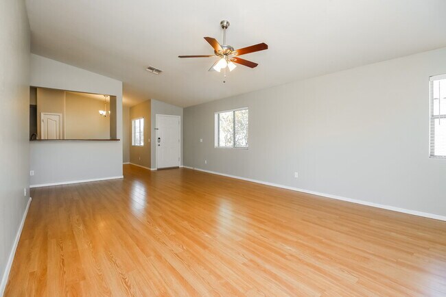 Foto del edificio - 2942 W Kristina Ave