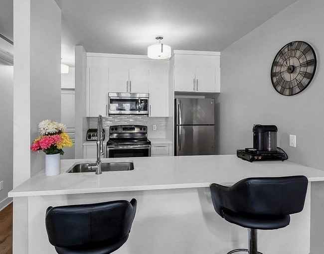 Foto del edificio - 831 S Flores St