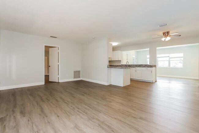 Foto del edificio - 3 Bedroom Home with Private Pool in Inverness