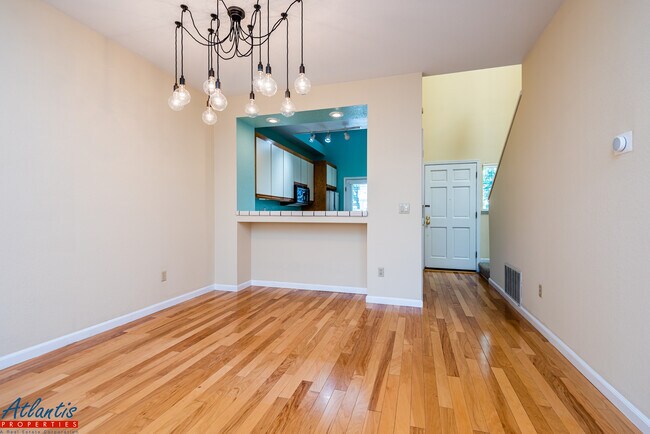 Foto del edificio - 437 Saint Julien Way
