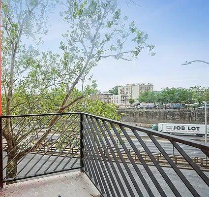 Foto del edificio - 2 bedroom in BRONX NY 10460