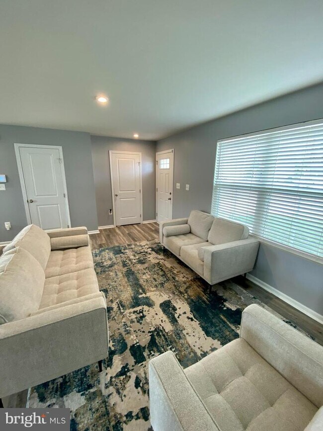 Foto del edificio - 7082 Wise Ln