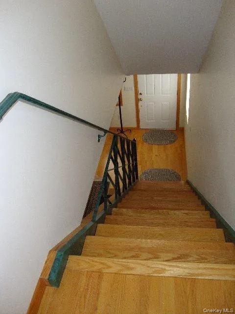 Building Photo - 25 Elm St