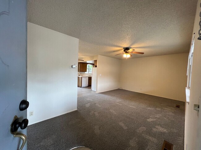 Foto del edificio - 3216 Godman Ave