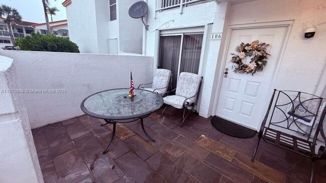 Building Photo - 7640 SW 153rd Ct