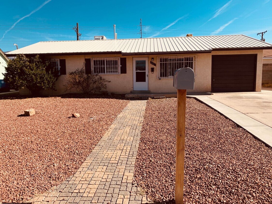 Primary Photo - Coming Soon! 3 bed 1 bath home. Huge backy...