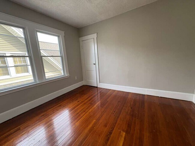 Foto del edificio - 83 Judson Ave