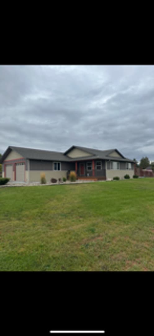 Building Photo - 615 Folly Ln