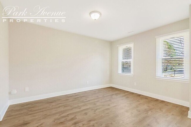 Building Photo - 51 Enesco Cir