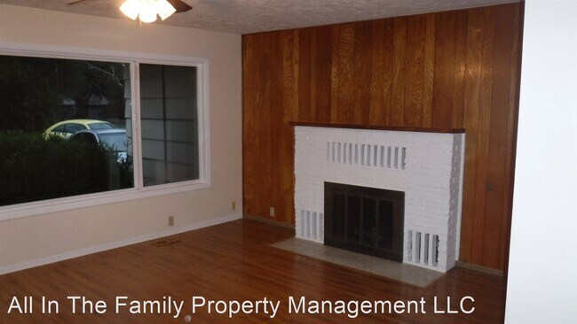 Building Photo - 3 br, 1.5 bath House - 26515 S Ranch Hills...