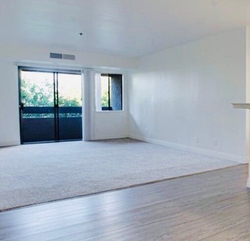 Foto del edificio - 700 W 3rd St