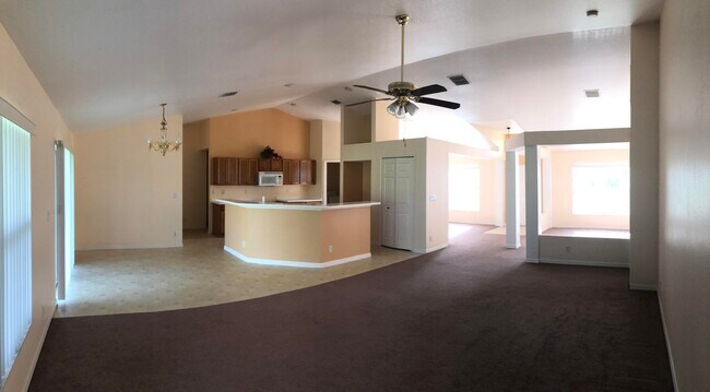 Building Photo - 4574 SW Uleta St