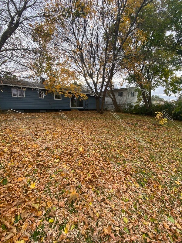 Building Photo - 1200 Oleander Dr