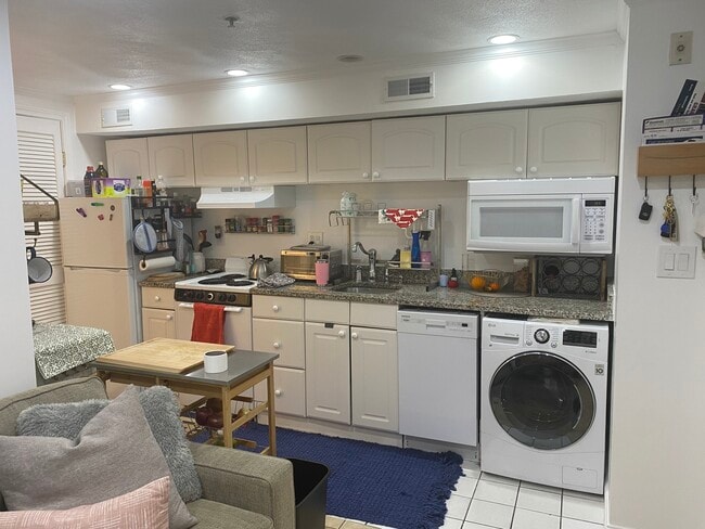 Building Photo - 1 Wiget St