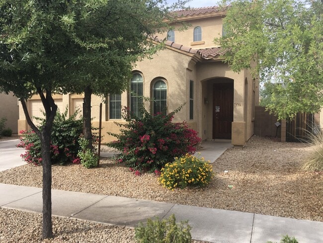 Building Photo - 3 Bed 2.5 Bath home!!