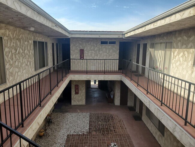 Foto del edificio - 25524 South Western Ave
