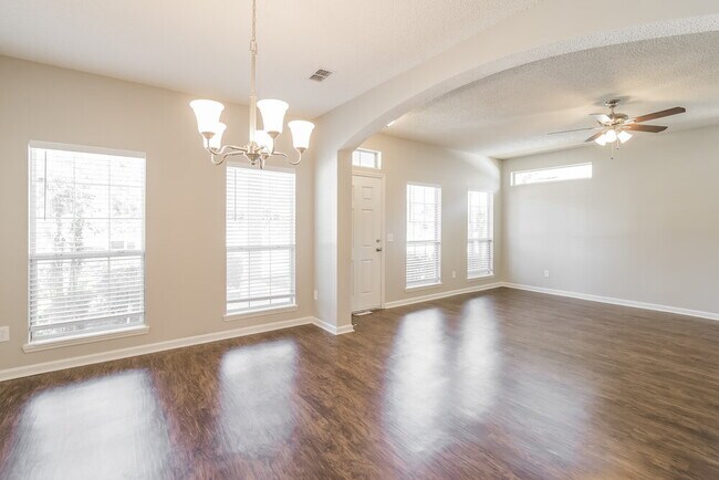 Building Photo - 8413 Staplehurst Dr W