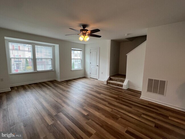 Building Photo - 51 Ventura Way