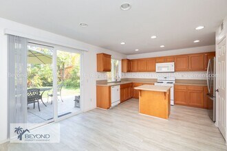 Building Photo - 120 Canyon Creek Way