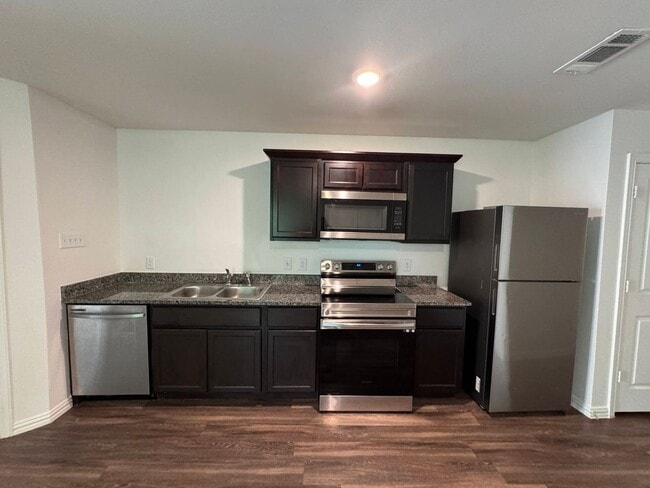 Building Photo - 306 S 23rd St