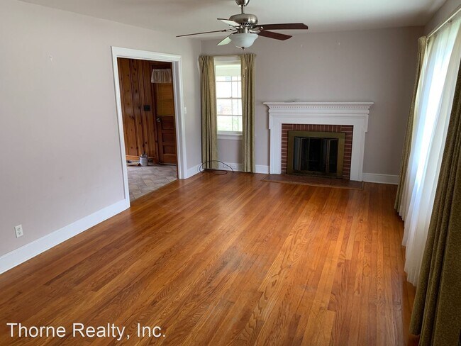 Foto del edificio - 3 br, 1 bath House - 1615 Hunter Hill Rd.