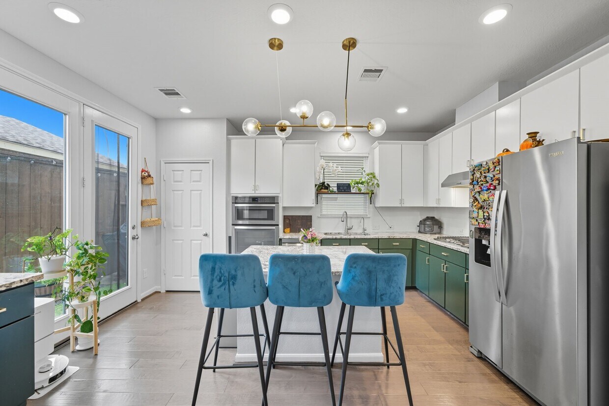 Foto del edificio - 8624 Cedar Plains Ln