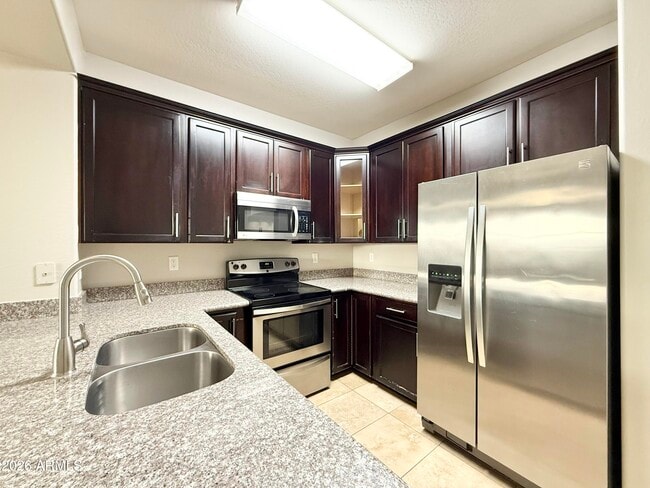 Foto del edificio - 7323 E Belleview St