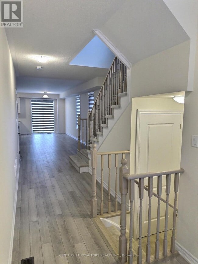 Building Photo - 93 McGill Ave