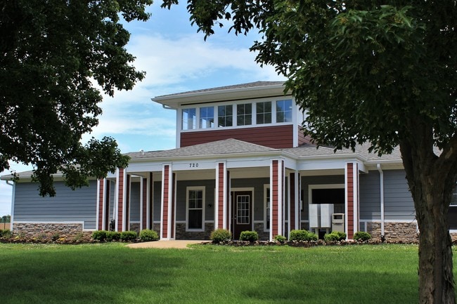 Building Photo - The Crown Apartments