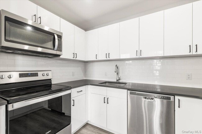 Foto del edificio - 49 Beekman Ave