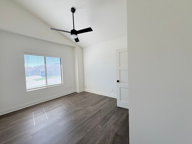 Foto del edificio - 104-106 Oakwood Ct