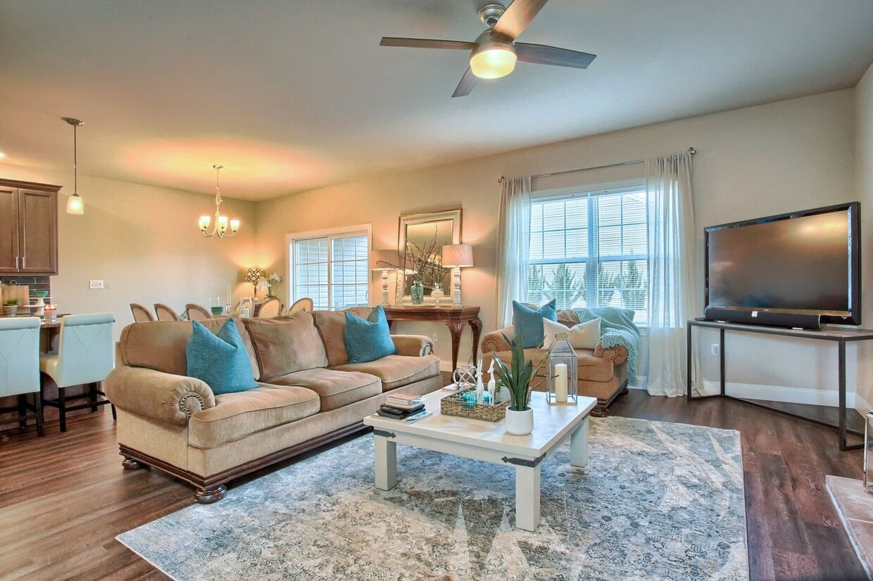 Foto principal - 3/BR luxury carriage home for rent