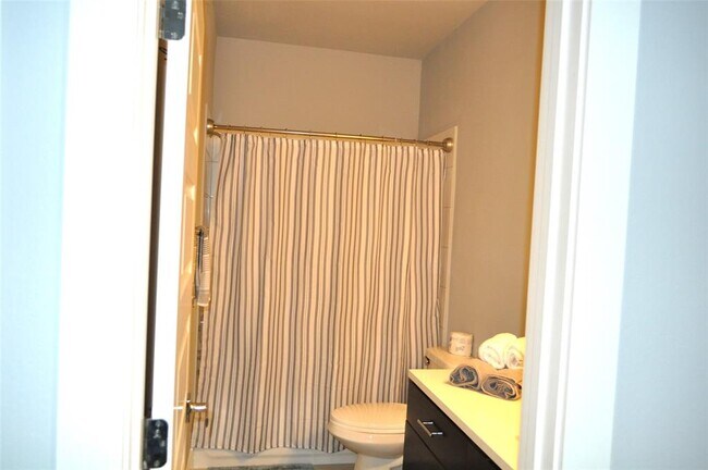 Foto del edificio - 3304 Cline St
