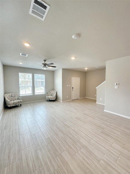 Foto del edificio - 3065 Strawberry Farm Ln