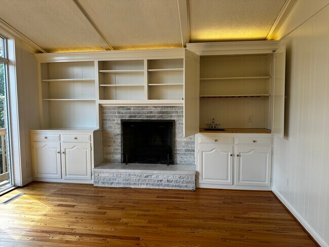 Foto principal - 3030 Hardale Blvd