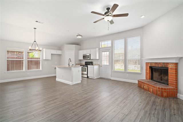 Foto del edificio - 4809 Rustic Ridge Dr