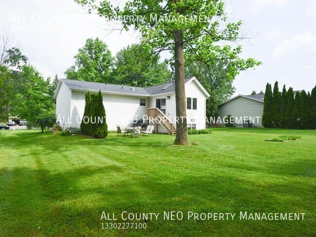 Building Photo - 4 Bedroom in Twinsburg! Available today!